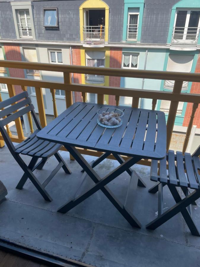 Appartement Avec Balcon Vue Mer, Tout Equipe Мер-ле-Бен Экстерьер фото