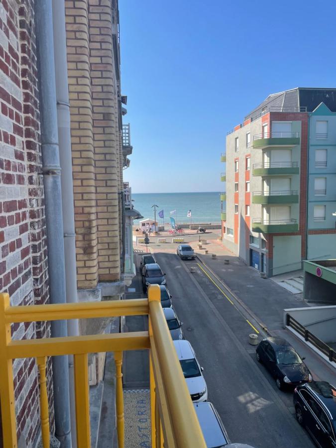 Appartement Avec Balcon Vue Mer, Tout Equipe Мер-ле-Бен Экстерьер фото
